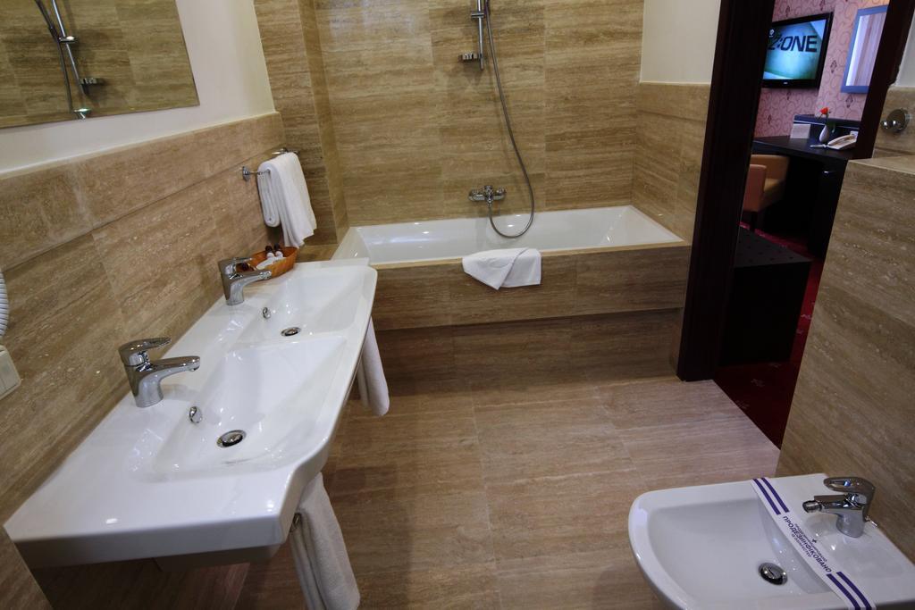 Delice Hotel Lviv Eksteriør billede