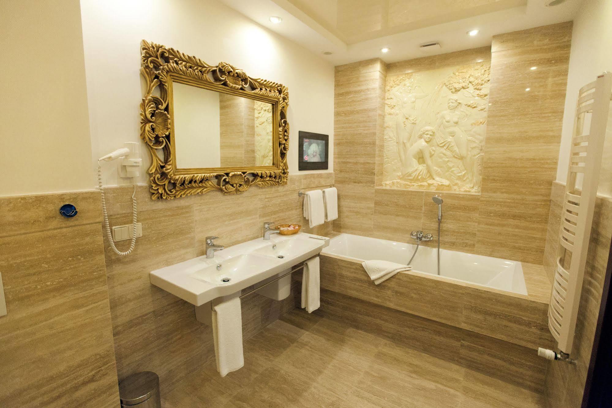Delice Hotel Lviv Eksteriør billede